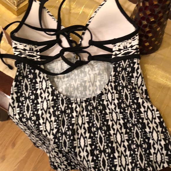 NWT SO black & white sexy swimming top Juniors S - Picture 3 of 5